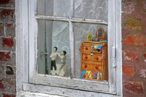 Die Fenster von Sønderho bieten Einblicke in dänische Traditionen.